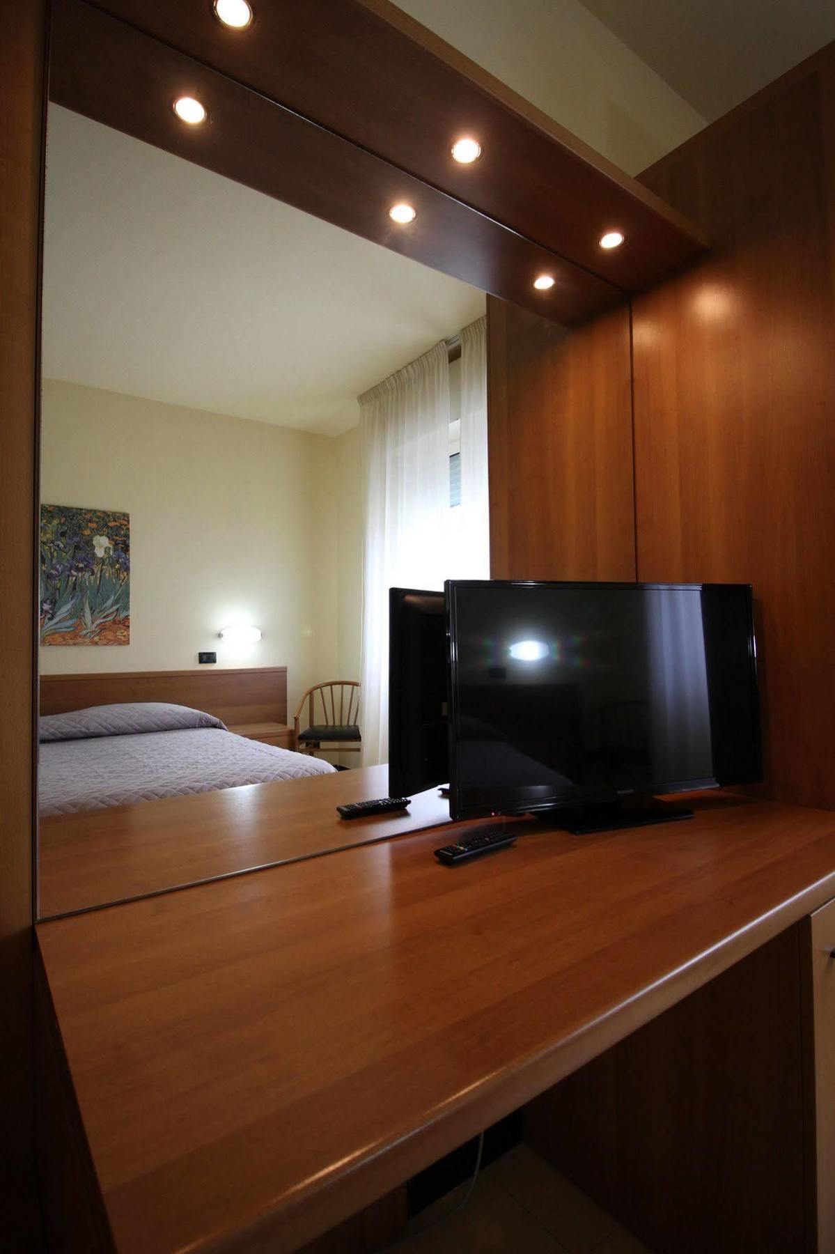 Hotel Italia Оккьобелло Екстер'єр фото