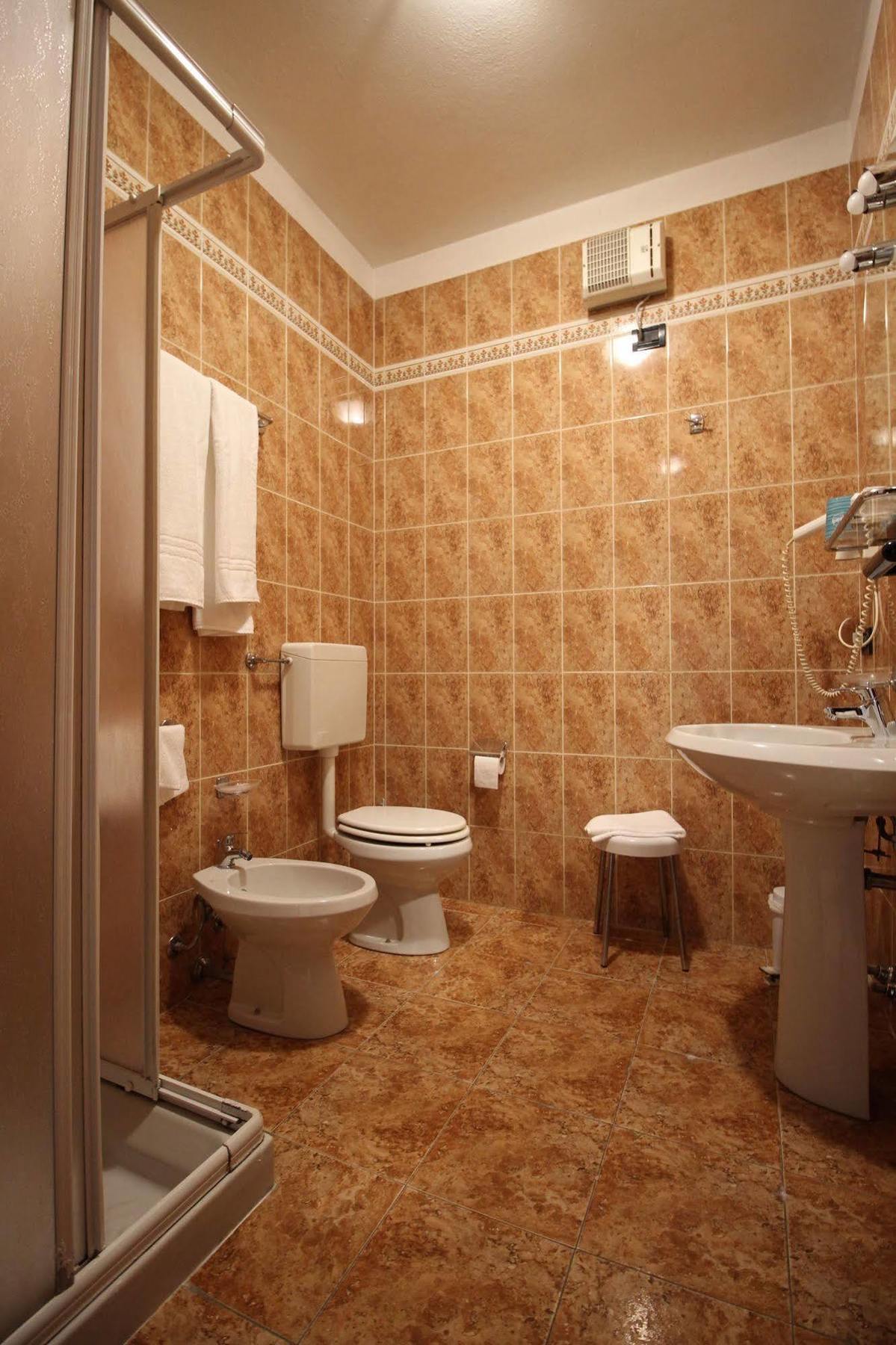 Hotel Italia Оккьобелло Екстер'єр фото