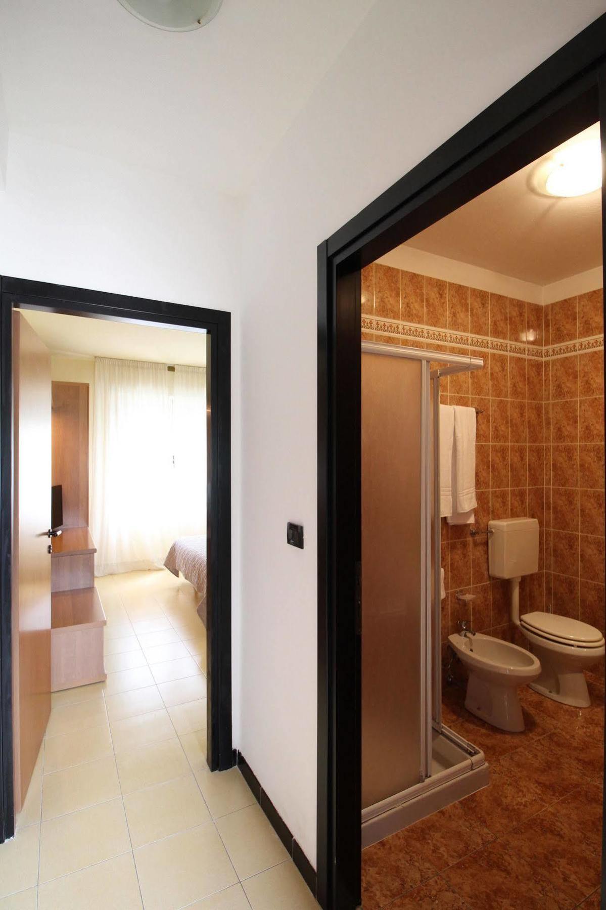 Hotel Italia Оккьобелло Екстер'єр фото